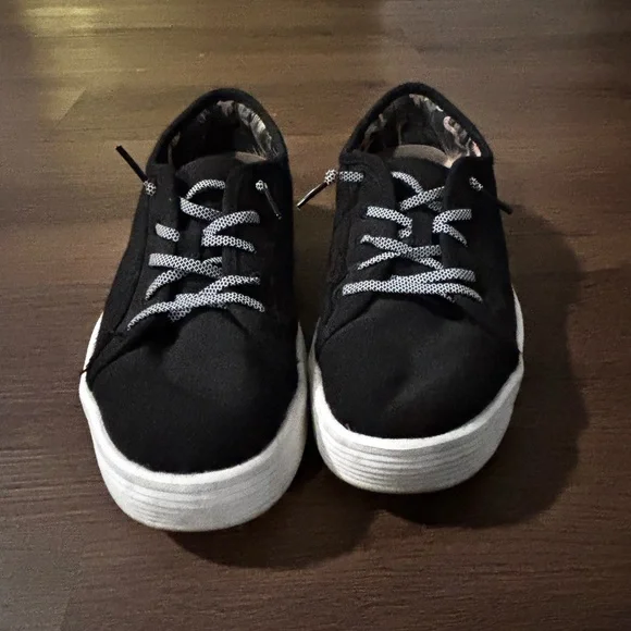 Hey Dudes- Cody- Womens Size 8 Black Sneakers with White Soles - Picture 2 of 9